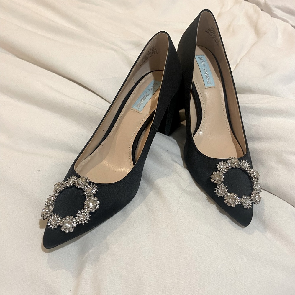 BETSEY JOHNSON black satin circle gem block heels